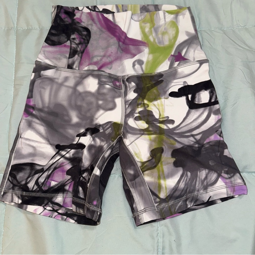 EUC Women’s Lululemon Align Bike Shorts Size 4